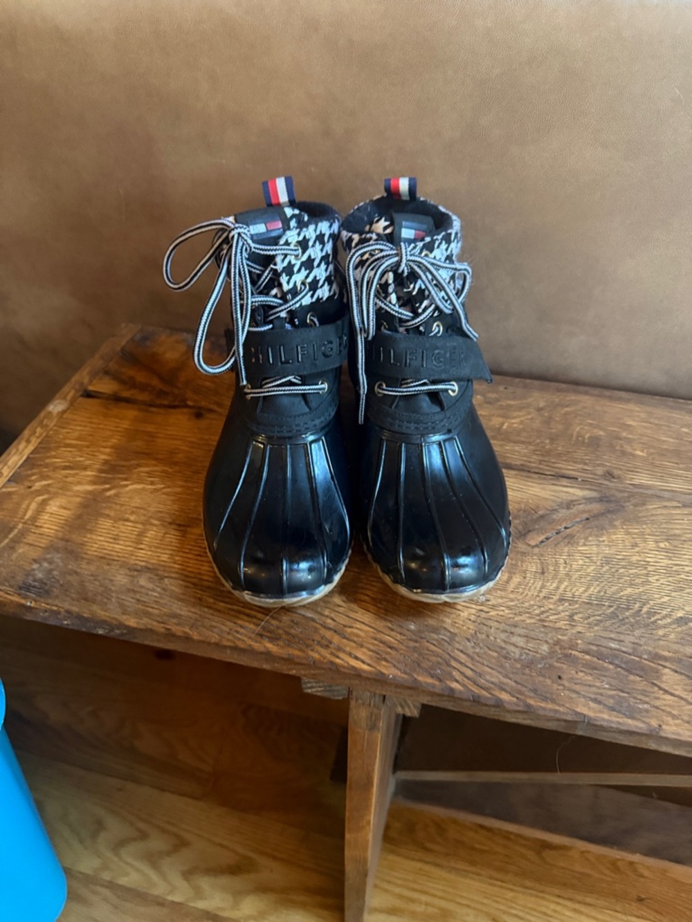 Tommy Hilfiger Black Duck-Style Ankle Boots with Houndstooth Collar